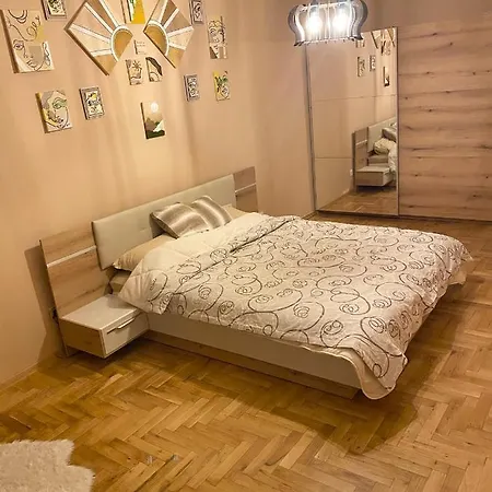 Spacious Next To South Park просторен до южен парк Location דירה סופיה
