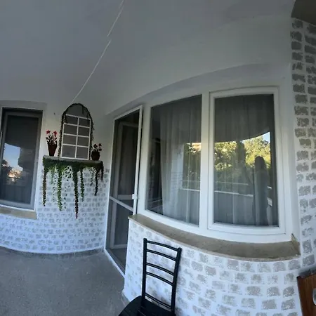 דירה Spacious Next To South Park просторен до южен парк Location *